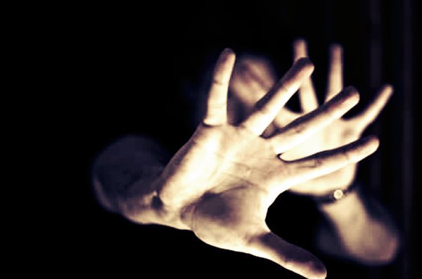 Avola, estorsione e maltrattamenti verso la madre e la sorella: fermato 22enne