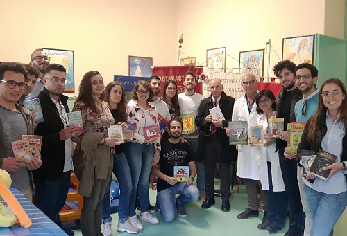 Libri di fiabe nel reparto di Pediatria dell’ospedale Umberto I di Siracusa