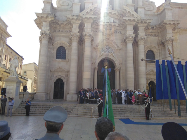 Siracusa, 2 giugno: cerimonia in Piazza Duomo. IL VIDEO