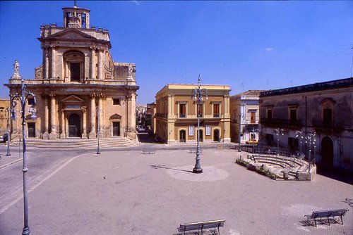 Rosolini, criticità strutturali a Palazzo comunale: analisi in corso