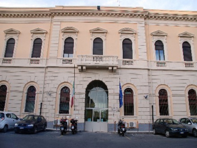 Siracusa, reiterate evasioni dai domiciliari: finisce in carcere