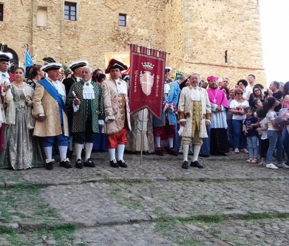 Noto, il corteo barocco a Castelbuono