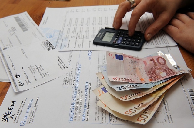 Stangata in arrivo su gas e luce per il caro petrolio