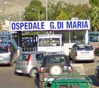 Avola, autolesionismo e aggressione al medico: arrestato