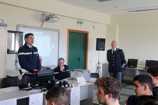 Lentini, al commissariato di Polizia il dibattito sulla legalità