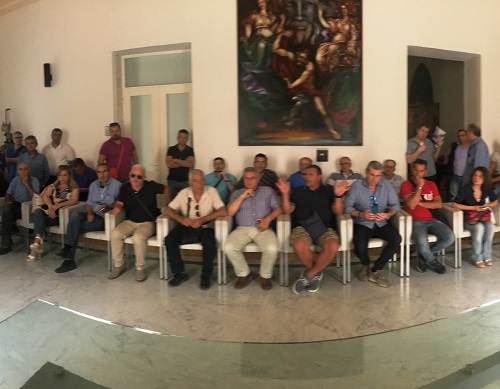 Quattro mesi di stipendio in arretrato, i dipendenti di Siracusa Risorse occupano l'ex Provincia