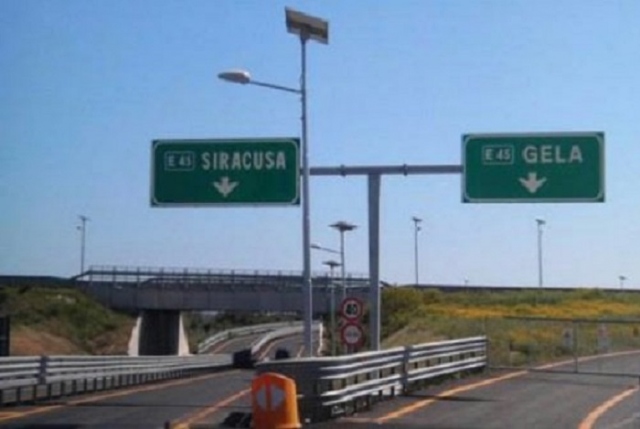 Autostrada Siracusa-Gela, avviata la manutenzione del verde