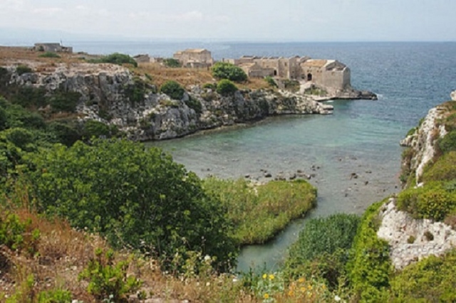 Siracusa, trovata donna morta alla Tonnara: potrebbe essere annegata