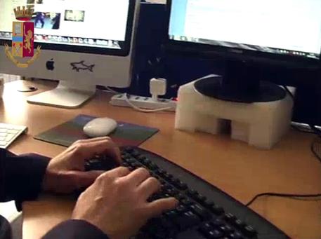 Diffusione di materiale pedopornografico su Fb, arresti e denunce