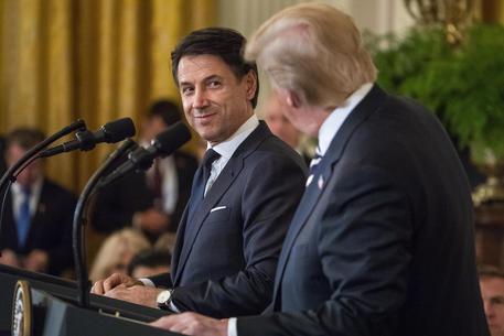 Trump: "Sui migranti l'Unione Europea segua l'Italia"