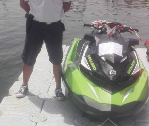 Augusta, acquascooter ad alta velocità sottocosta: sequestro e sanzione