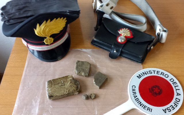 Melilli, trovato in possesso di hashish: segnalato 32enne