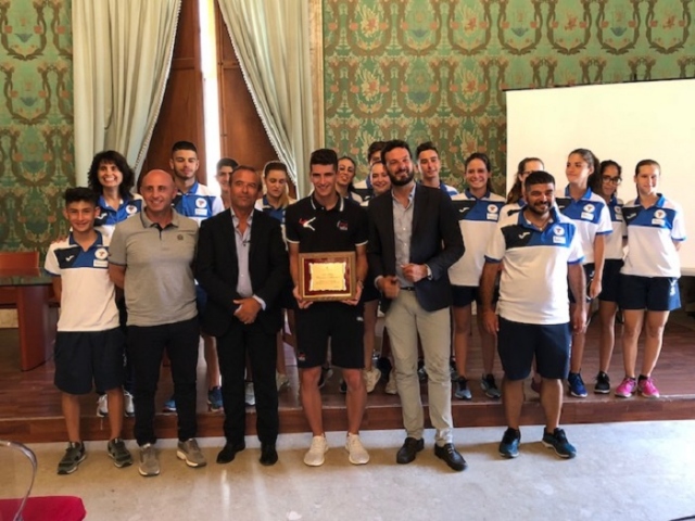 Siracusa, targa ricordo per l'olimpionico di pattinaggio Vincenzo Maiorca
