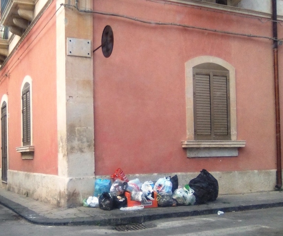 Raccolta differenziata, Siracusa ferma al 22%: si punta sull'abolizione completa dei cassonetti per raggiungere il 30%