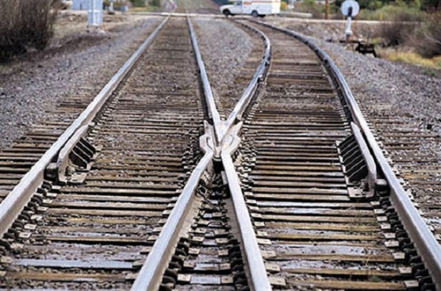 Avola, furto di binari e materiale ferroso: 5 in manette