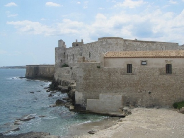 Siracusa, l'Agenzia del demanio vuole riqualificare anche il fossato del Castello Maniace