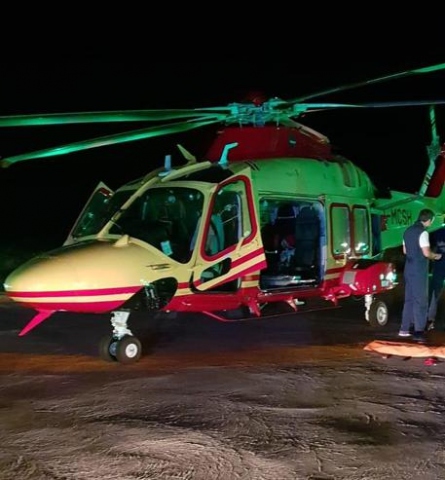 Donna partorisce sull'elipista di Vulcano