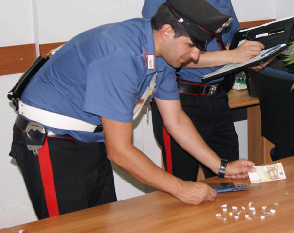 Rosolini, trovato in possesso di 5 grammi di cocaina: arrestato