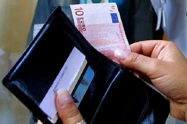 Noto, domestica infedele si appropria di denaro e gioielli in casa di un'anziana