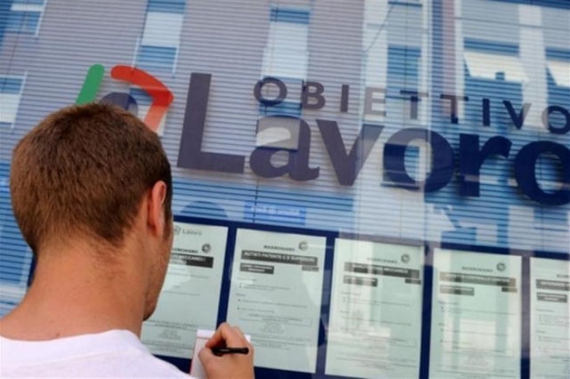 A maggio disoccupazione al 10,7, mai così giù dal 2012