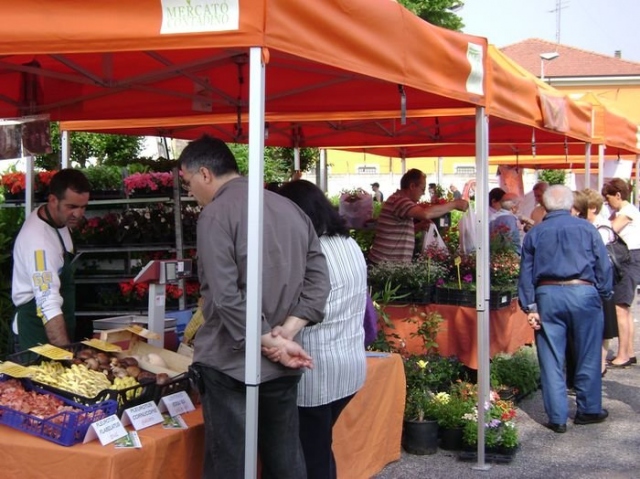 Siracusa, continua anche in estate il mercato contadino a Fontane Bianche