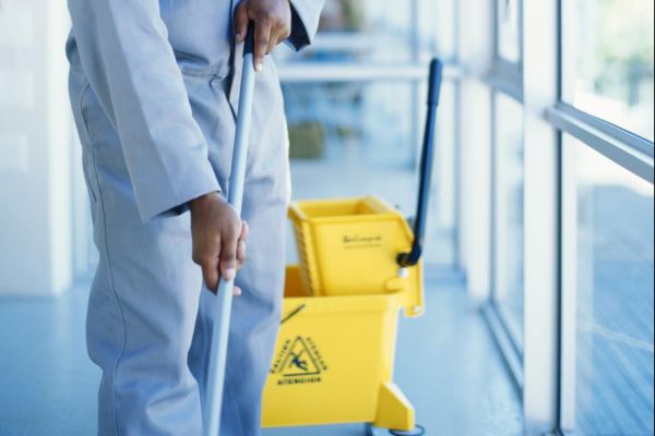 Siracusa, ditta pulizie al Comune: stop alla contrazione dell'orario di lavoro