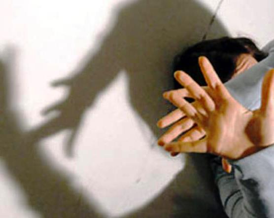 Noto, aggredisce la compagna incinta: ammonito dal Questore