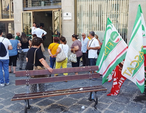 Siracusa, sit-in dei pulizieri del Comune: dipendenti ricevuti in Prefettura
