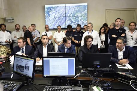 Crollo ponte, Toninelli: "Necessario generale piano di manutenzione"