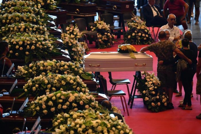 Genova, funerali di Stato per 19 vittime: in prima fila Mattarella e Conte