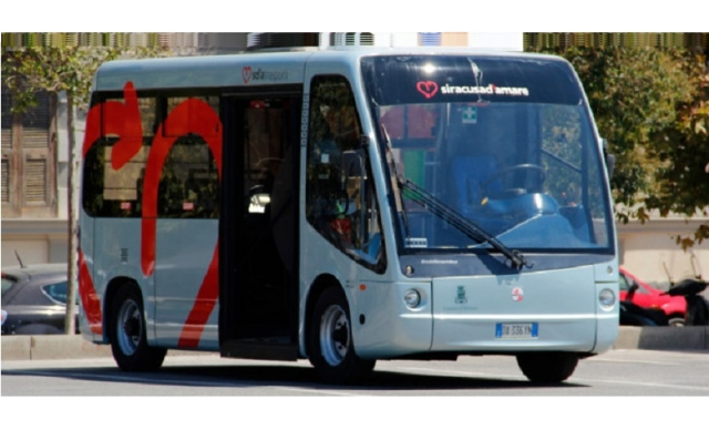 Siracusa, bus navetta di nuovo fermi e lavoratori in sciopero: "Improponibile la proposta del Comune"