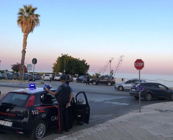 Avola, trovato in possesso di marijuana e piantine di cannabis indica: arrestato