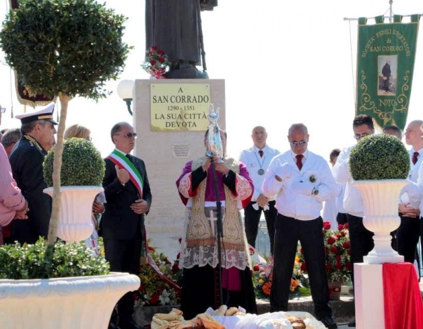 "Ci apprestiamo a vivere con fede e devozione queste ore di festa per il “nostro” San Corrado - ha detto il sindaco