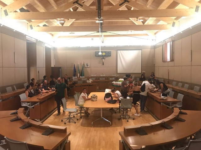 Siracusa, appalto pulizie al Comune: i lavoratori occupano l'aula consiliare