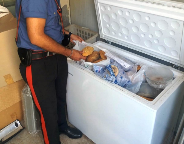 Siracusa, al setaccio locali, bar e panifici: sequestrati 300 chili di prodotti scaduti