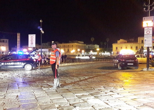 Siracusa, controlli a tappeto in centro: i Carabinieri "chiudono" Ortigia