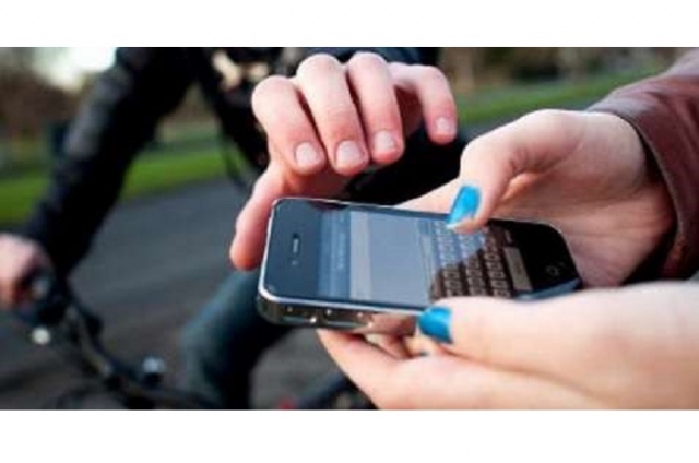 Siracusa, ruba il telefonino ad una signora: denunciato per furto