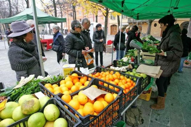 Siracusa, chiude in anticipo il mercato del contadino di Fontane Bianche