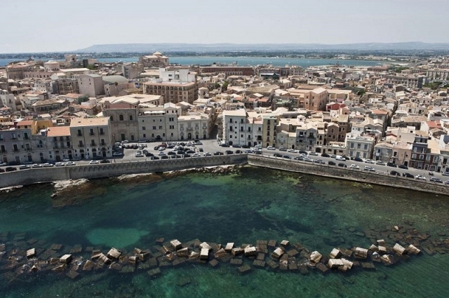 Siracusa, Ferragosto tra spiagge e Ortigia: turisti e residenti a fare il pieno di mare, sole e arte