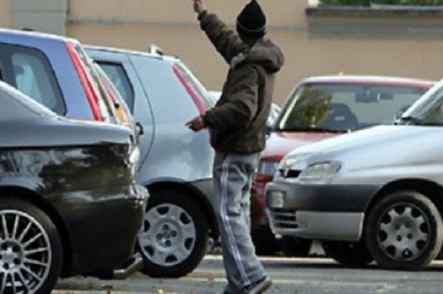 Siracusa, multa di 3.000 euro a parcheggiatore abusivo