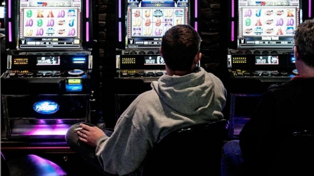 Siracusa, sale scommesse e sale gioco lontane da scuole e centri di aggregazione giovanile