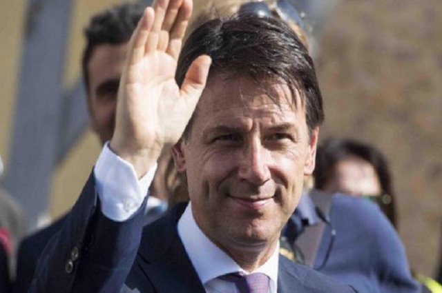 Palermo, il premier Conte inaugura l'anno scolastico