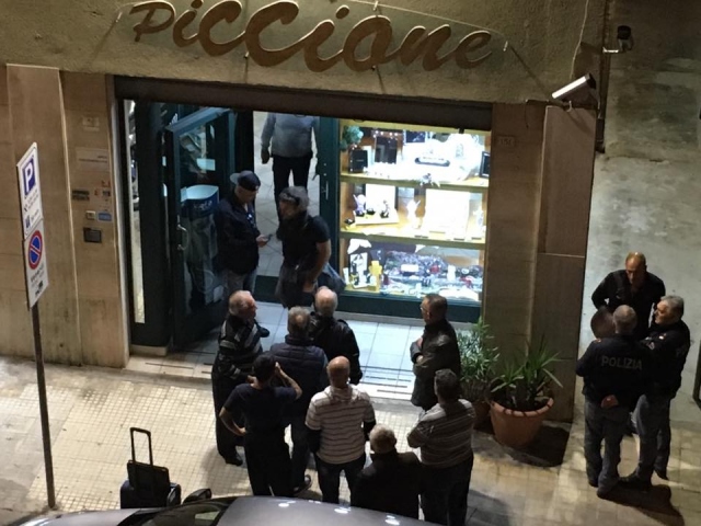 Siracusa, rapina a mano armata in gioielleria Piccione: 3 arresti