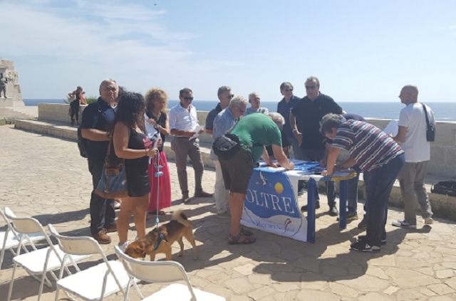 Siracusa, miasmi industriali: raccolta firme ed esposto in Procura