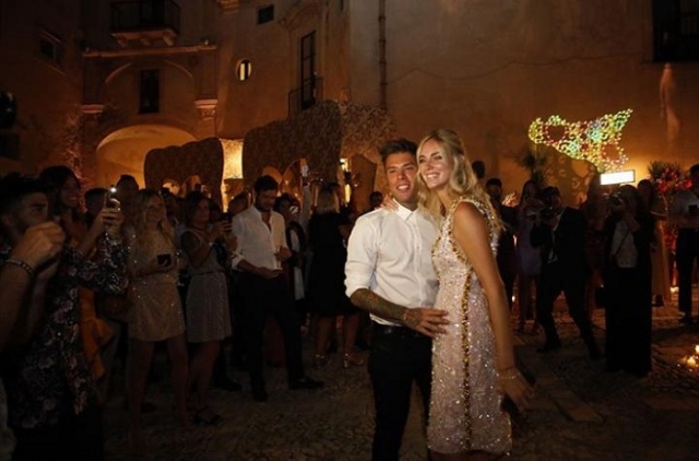 Noto, bagno di folla per Chiara Ferragni e Fedez: oggi il matrimonio