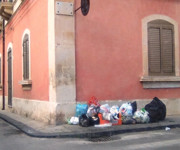 Rifiuti, Progetto Siracusa: "Quali miglioramenti sono previsti nel bando d'appalto"