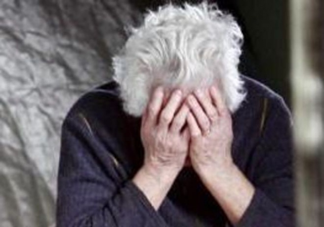 Augusta, picchia anziana madre per futili motivi: arrestato