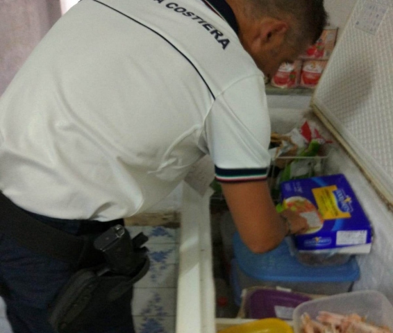 Augusta, 20 chili di prodotti ittici irregolari: sospeso ristorante