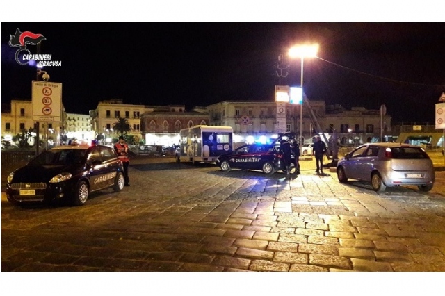 Siracusa, controlli alla circolazione stradale: sanzioni per guida senza casco e senza cintura