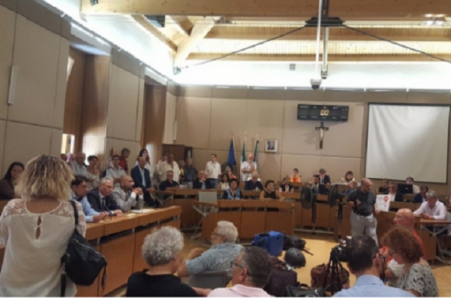 Siracusa, Costantino: "Più che al pass per la ztl, rinunciamo a telefonini e relative utenze"